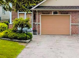 1511 Chateau Ave, Windsor, ON N8P1M3