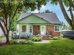 1524 Villa Rd, Birmingham, MI 48009