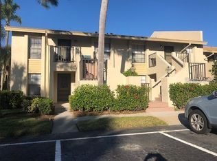 4570 Weybridge #32, Sarasota, FL 34235