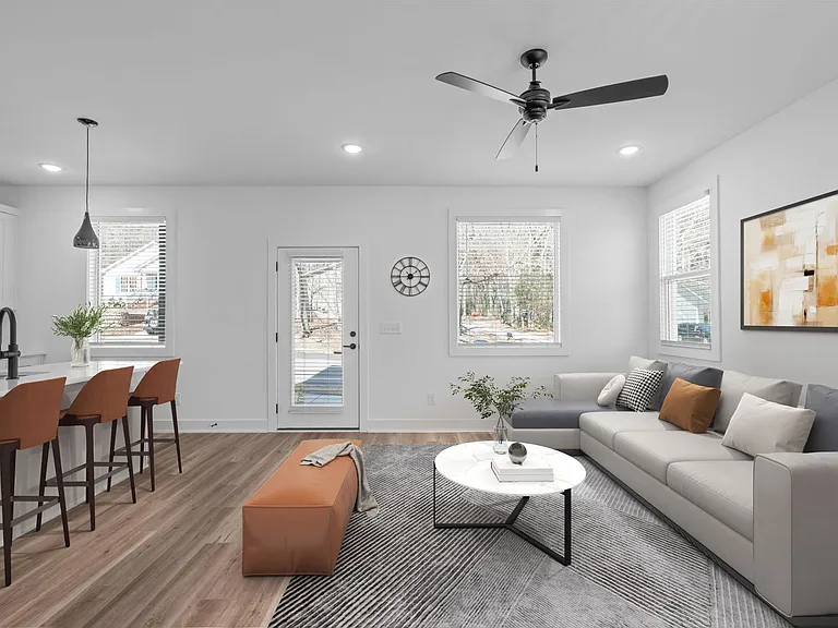 1316 E Lenoir St — Photo 3