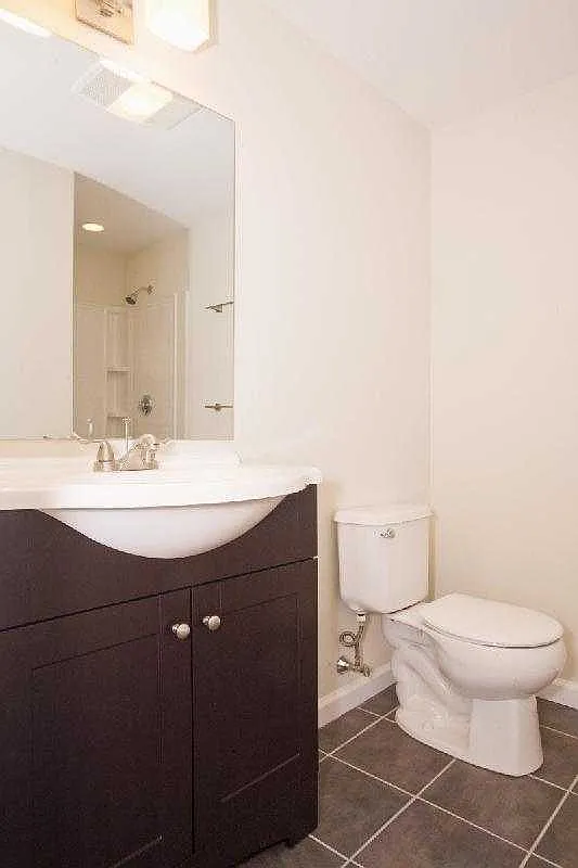 4 bed, $6,000 — Photo 4