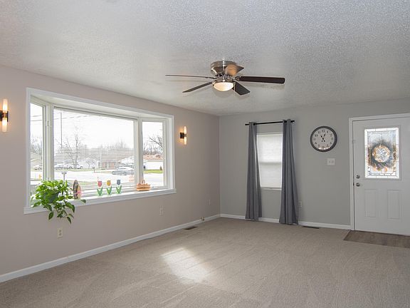 2nd image of 5223 Stellhorn Rd