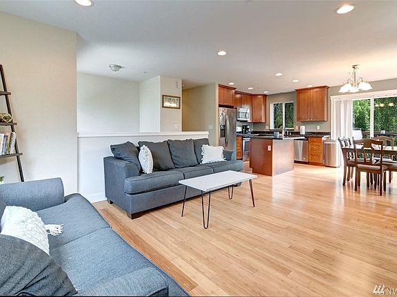 3rd image of 4026 152nd Pl SW