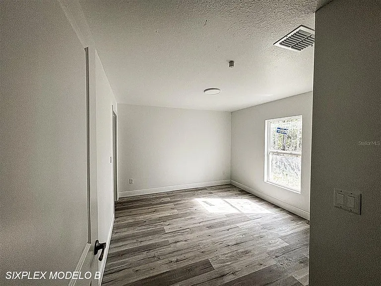 2201 Conway Dr #202 — Photo 5