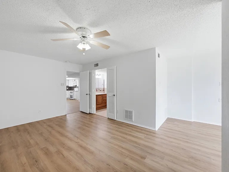2813 Countess Dr — Photo 23
