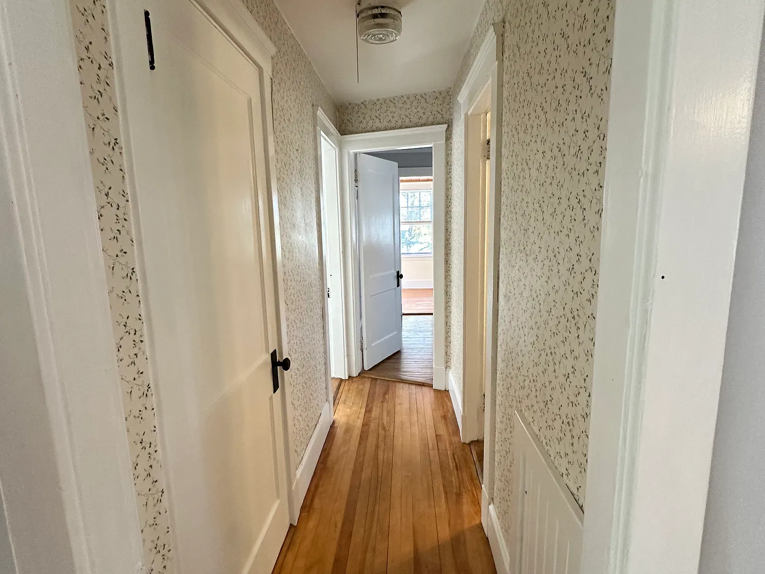 2 bed, 1400 sqft, $2,200 — Photo 4