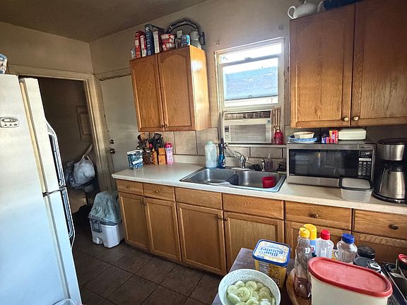 3rd image of 285 8th St