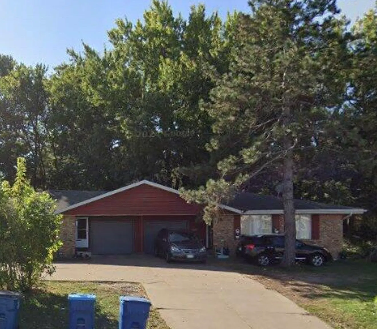 4 bed, $2,250 — Photo 1