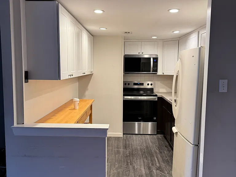306 Summit House — Photo 9