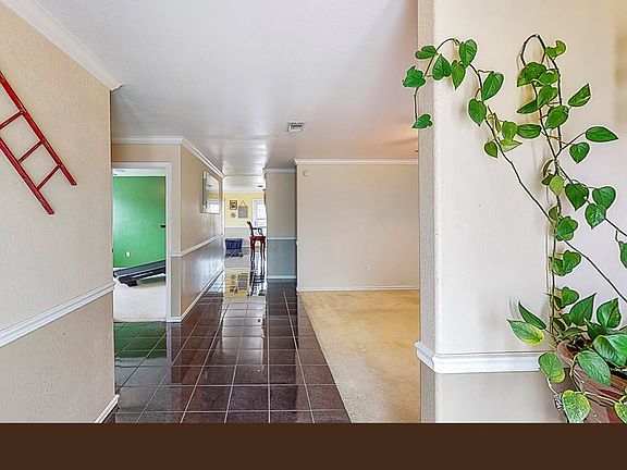 4th image of 1601 San Fernando Dr