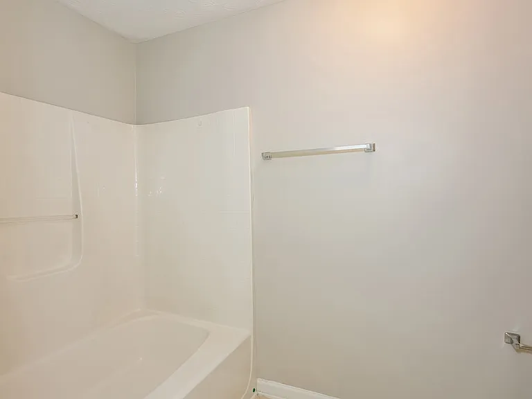 2124 Oakland Spring Dr — Photo 12