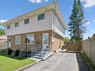 73 Henry St, Cambridge, ON N1R 3W5