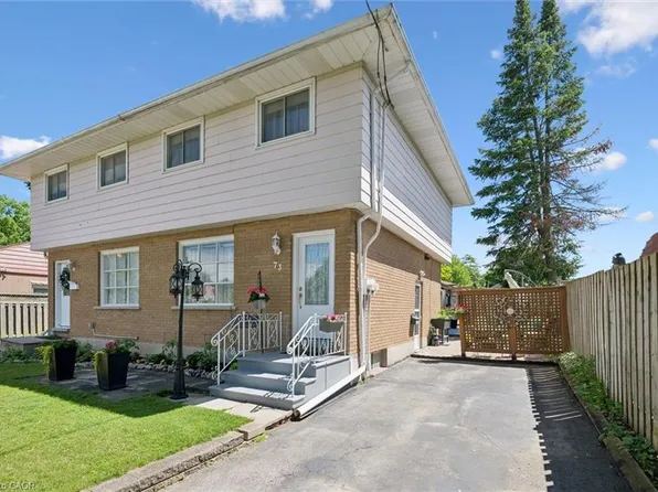 73 Henry St, Cambridge, ON N1R 3W5