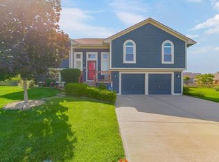 1311 Honeysuckle Ct, Liberty, MO 64068