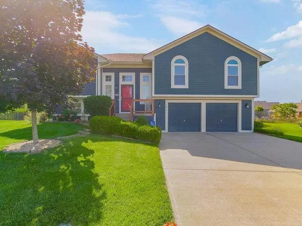 1311 Honeysuckle Ct, Liberty, MO 64068