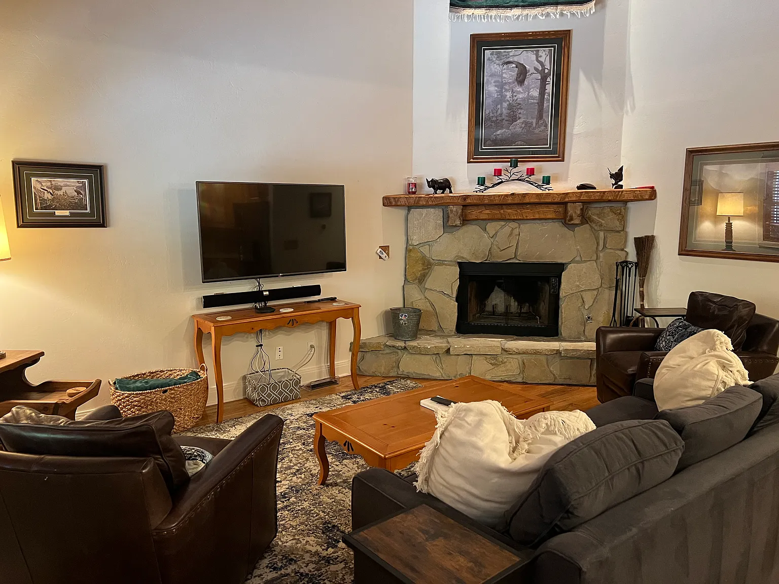 3 bed, 2.5 bath, 2298 sqft, $5,000 — Photo 4
