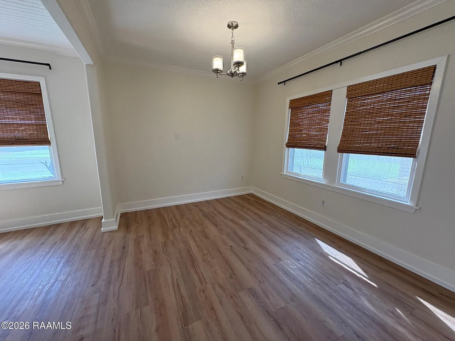 3 bed, 2.0 bath, 1450 sqft, $1,600 — Photo 3