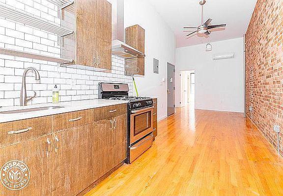 2nd image of 1442 De Kalb Ave #4S