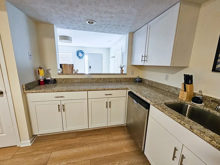 1496 N Kinser Pike — Photo 9