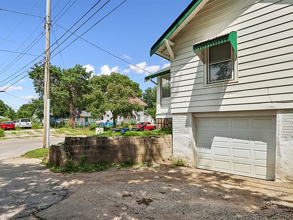 2nd image of 410 Douglas Ave