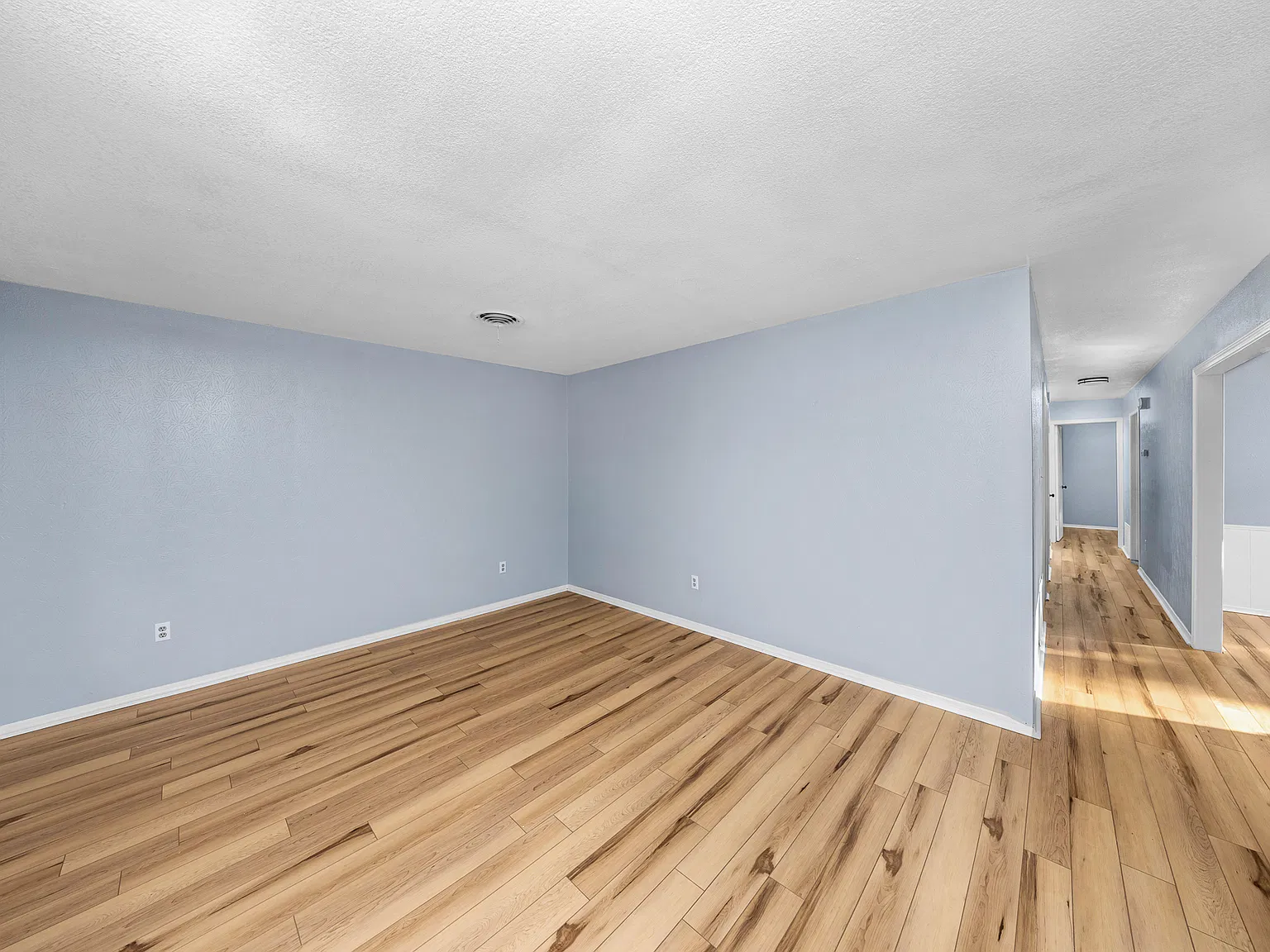 4 bed, 1300 sqft, $1,495 — Photo 3