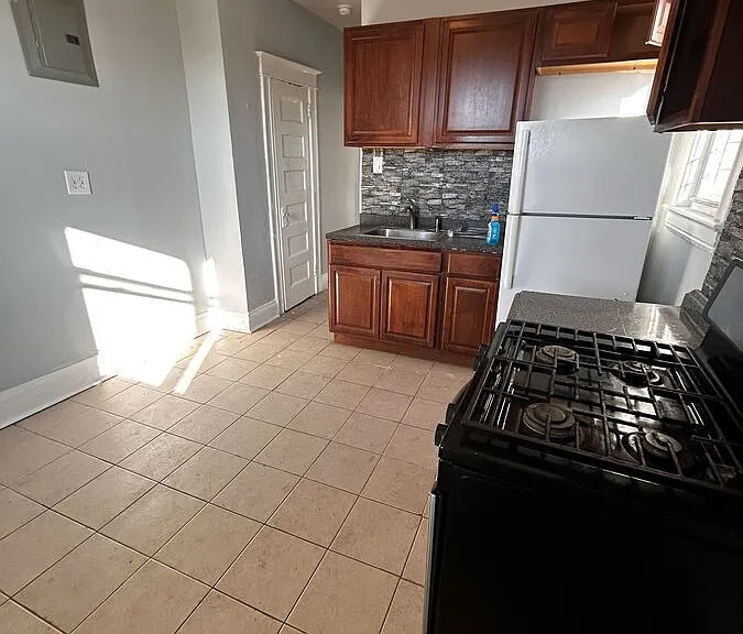29 Ravine Ave #1 — Photo 7