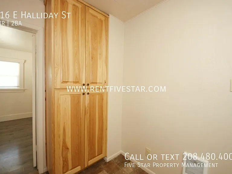 916 E Halliday St — Photo 5