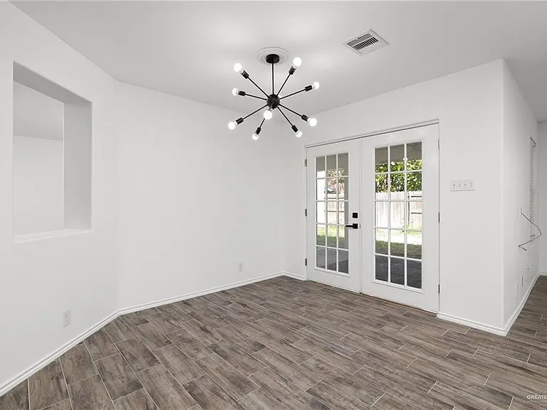 4104 Petunia Ave — Photo 9