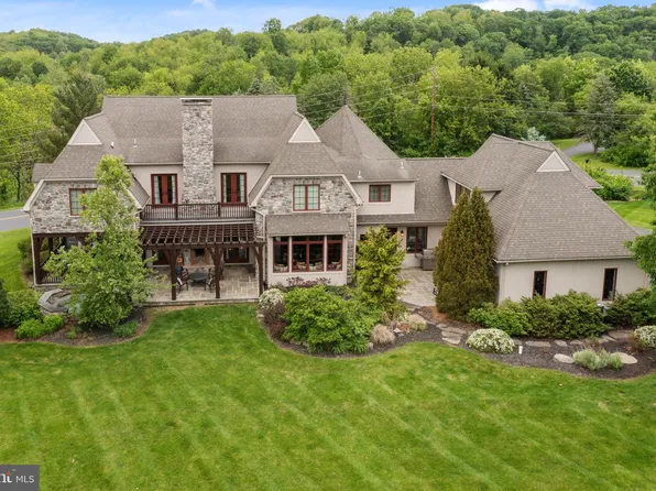 3054 Jordan Rd, Orefield, PA 18069