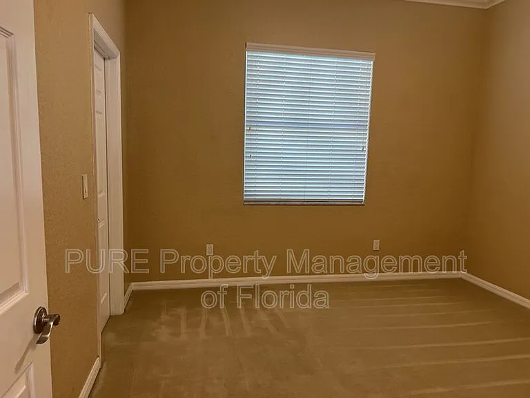 1035 SW 33rd Pl — Photo 24