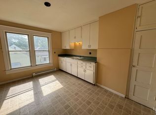 716 E Black Ave APT D, Springfield, IL 62702