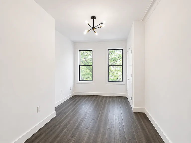 418 Rogers Ave #2 — Photo 4