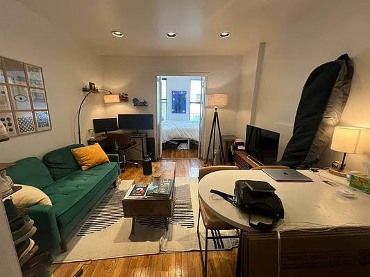 Rented by KNOCKKNOCK LLC | media 1