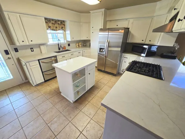 1 N Pelican St, La Marque, TX 77568