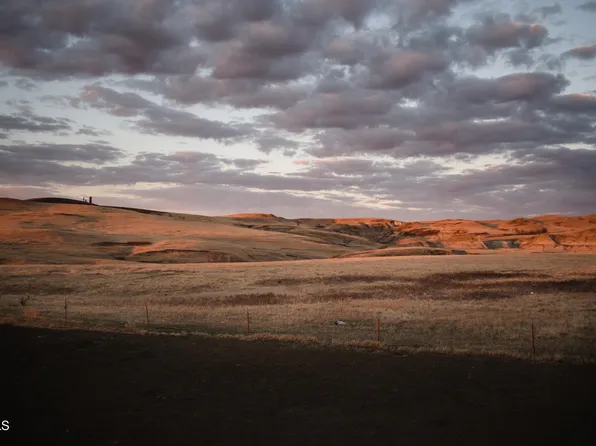 85-2145 124r Ave NW, Watford City, ND 58854