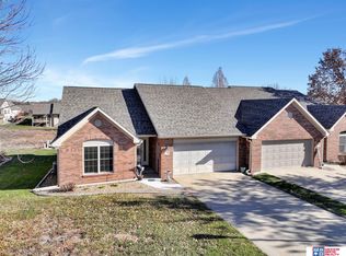 706 Clearwater Cir, Beatrice, NE 68310