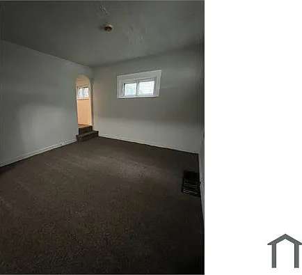 12315 Revere Ave — Photo 2