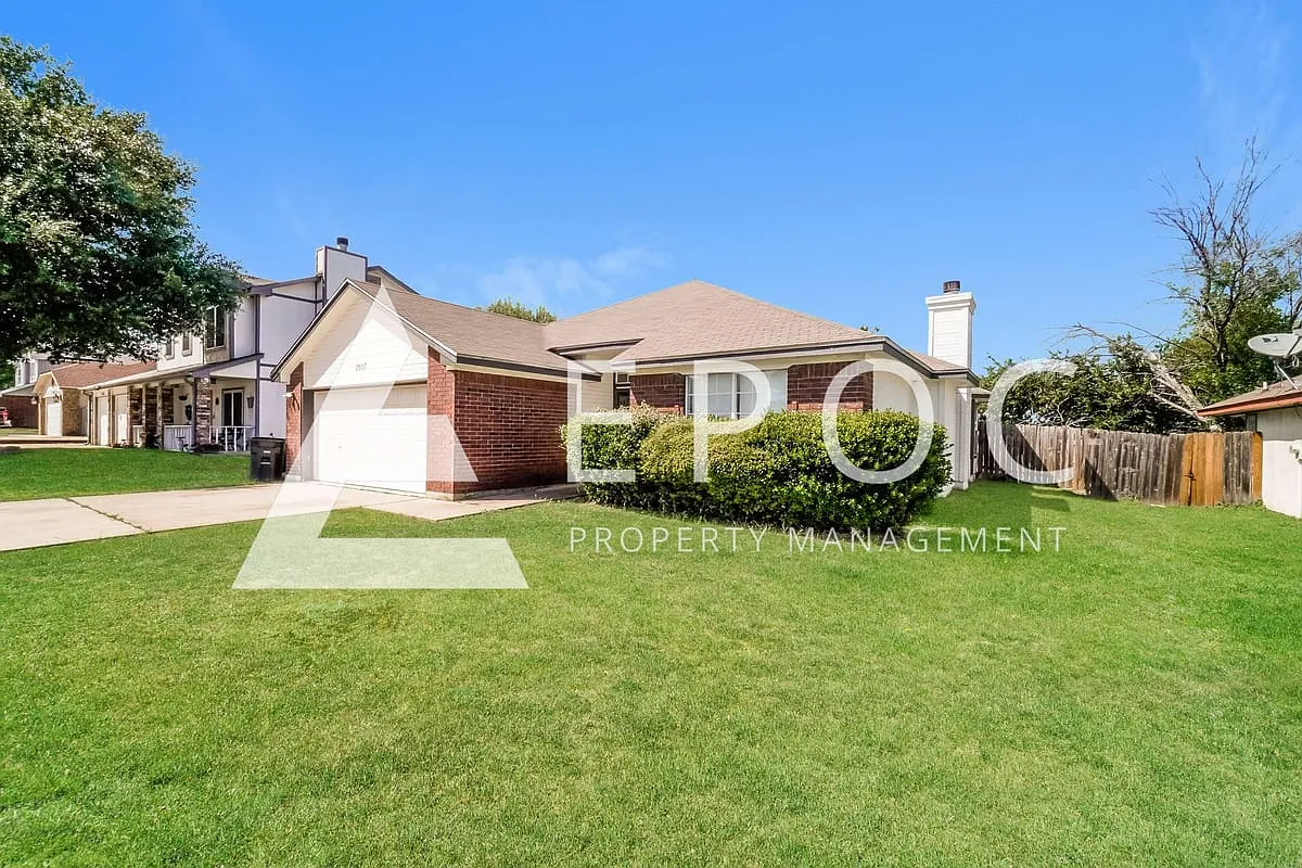 2507 Lain Dr — Photo 1