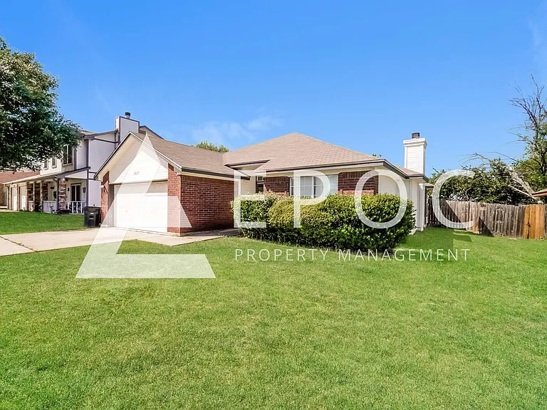 2507 Lain Dr — Photo 2