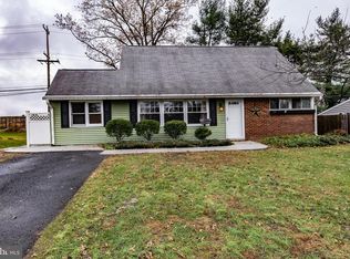28 Jasmine Rd, Levittown, PA 19056