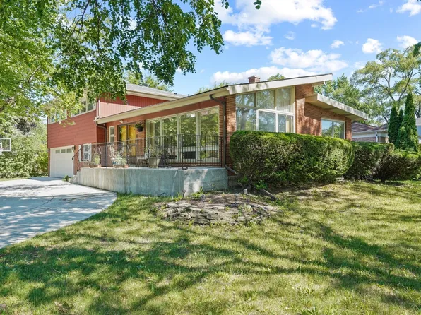 4155 Suffield Ct, Skokie, IL 60076