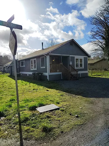 302 Nenant St N Photo 1
