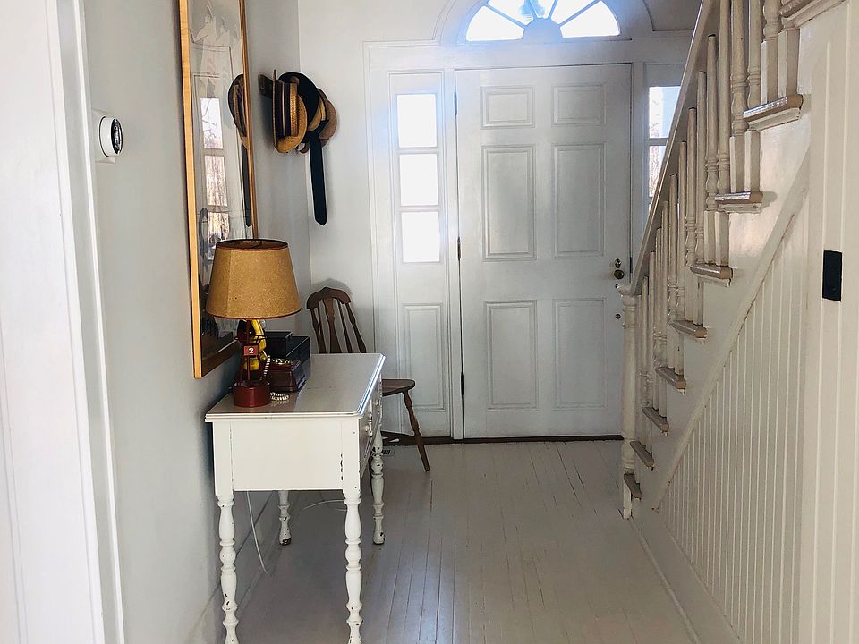 1st image of 80 Peconic Ave