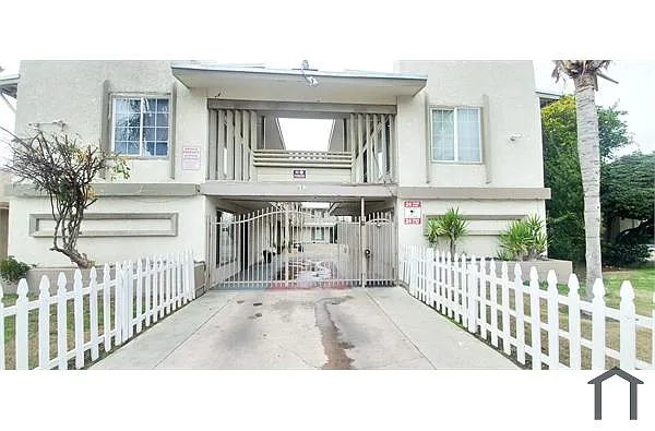 Building Photo - 611 N Van Ness Ave #1F