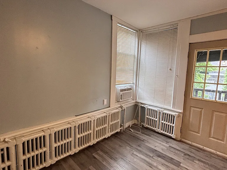 490 Gilmour St #2 — Photo 5