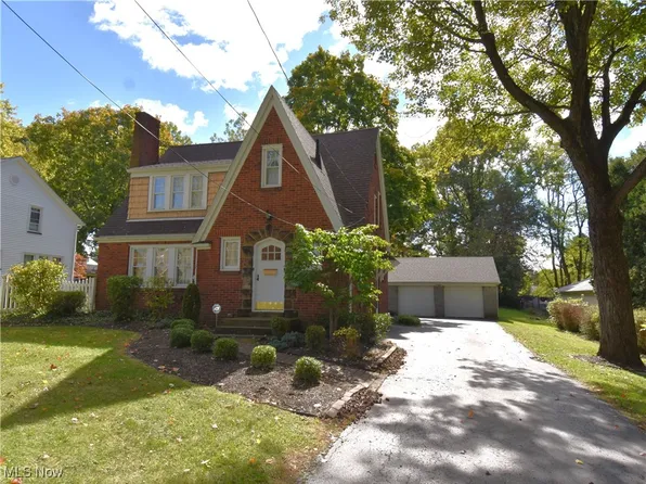 625 E Liberty St, Hubbard, OH 44425