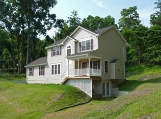 826 Khyber Pass Rd, Linden, VA 22642
