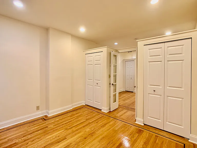 531 W 45th St #4C — Photo 13