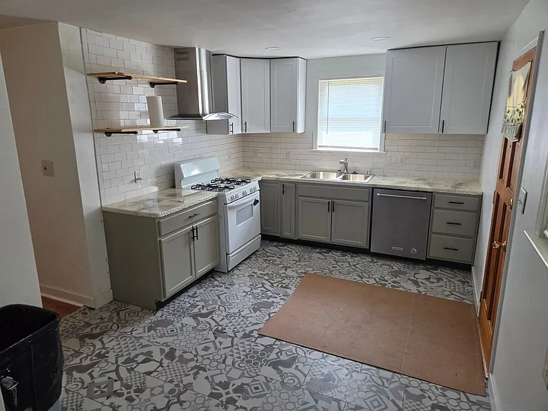 405 Stanton Rd — Photo 6