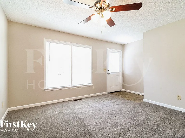 3817 Central Ave — Photo 4
